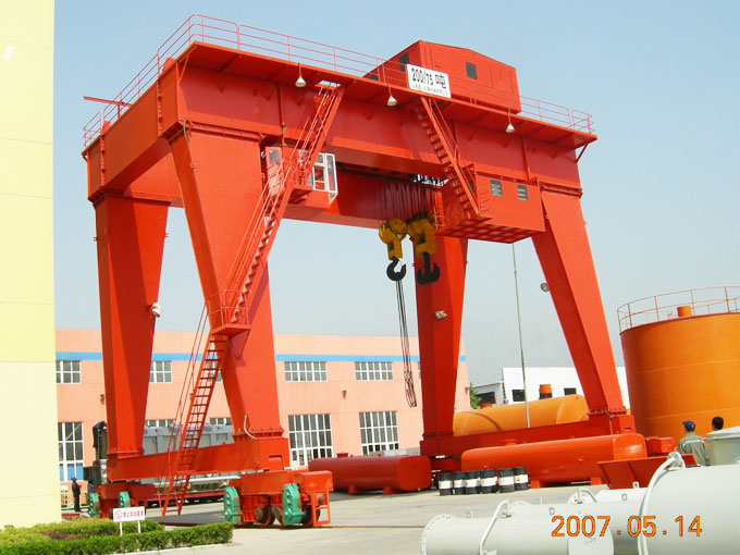 200t門(mén)式起重機(jī)